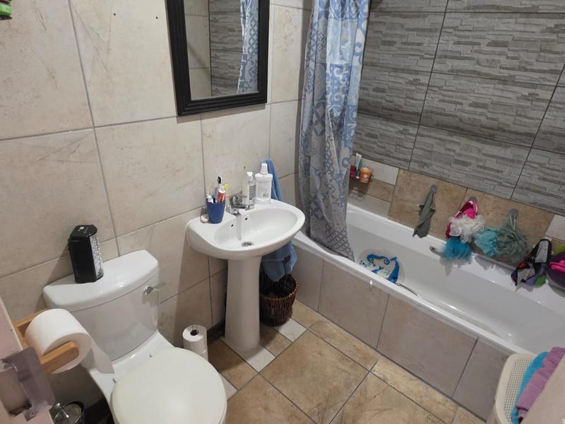 2 Bedroom Property for Sale in Roodia Free State